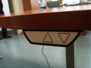 Ergonomiškas reguliuojamo aukščio stalas