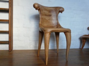 Patogių formų ąžuolinės kėdės