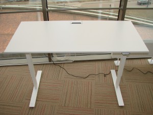 Reguliuojamo aukščio biuro stalai